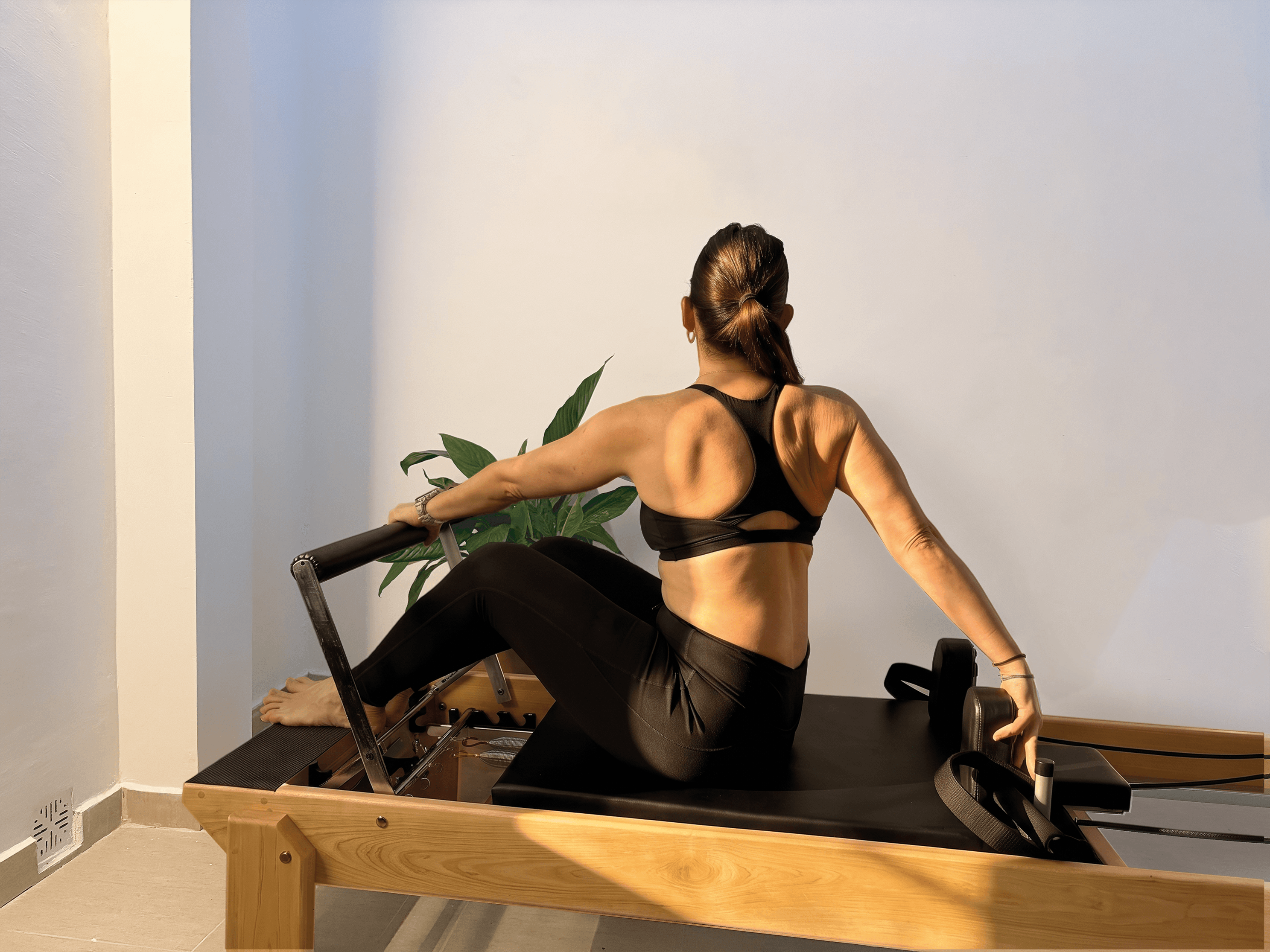 Clase de Pilates Reformer en PILA Studio